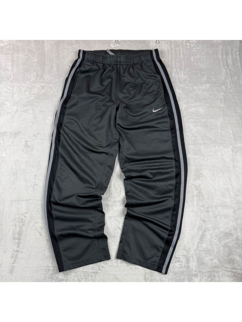 Y2K Nike Men M Gray Track Pants Striped Straight Leg Athletic Training Y2K Baggy